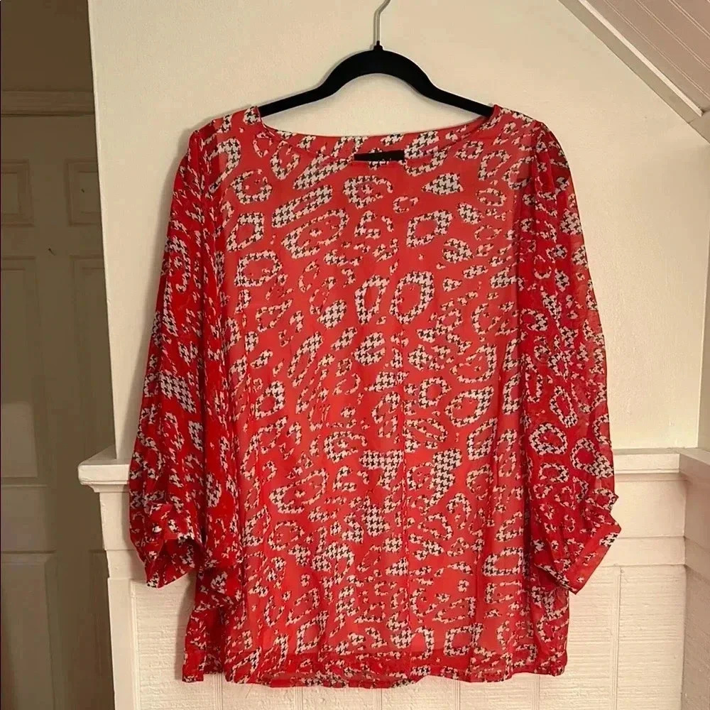 Bob Mackie Wearable Art Flowy Blouse size Medium Excellent condition!